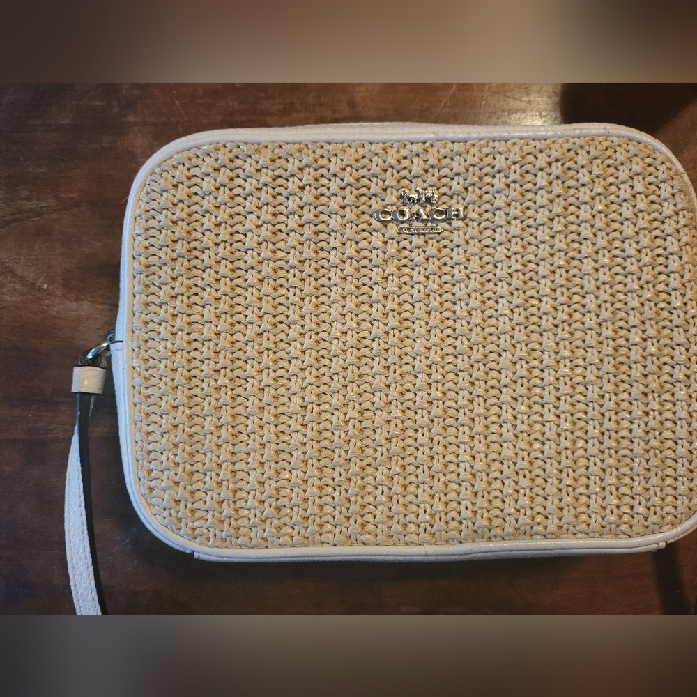 Like New COACH CROSSBODY CAMERA BAG